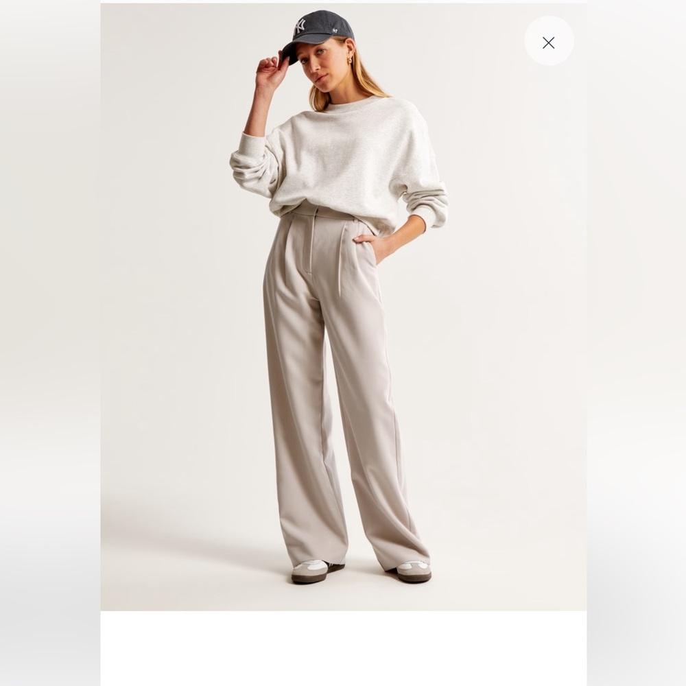 Abercrombie A&F Sloane Tailored Pant in Light Taupe